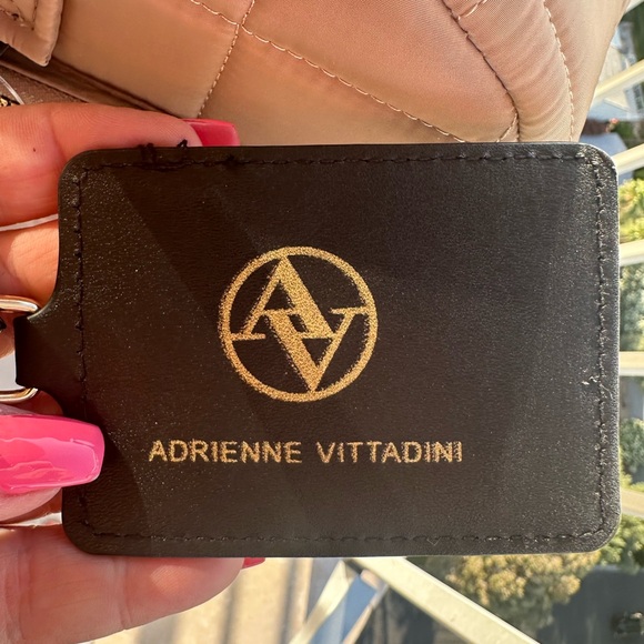 NWT Adrienne Vitadini Tan Quilted Nylon Duffle Bag for Travel - Picture 2 of 10